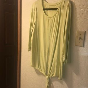 Lime top 3/4 sleeve tie bottom